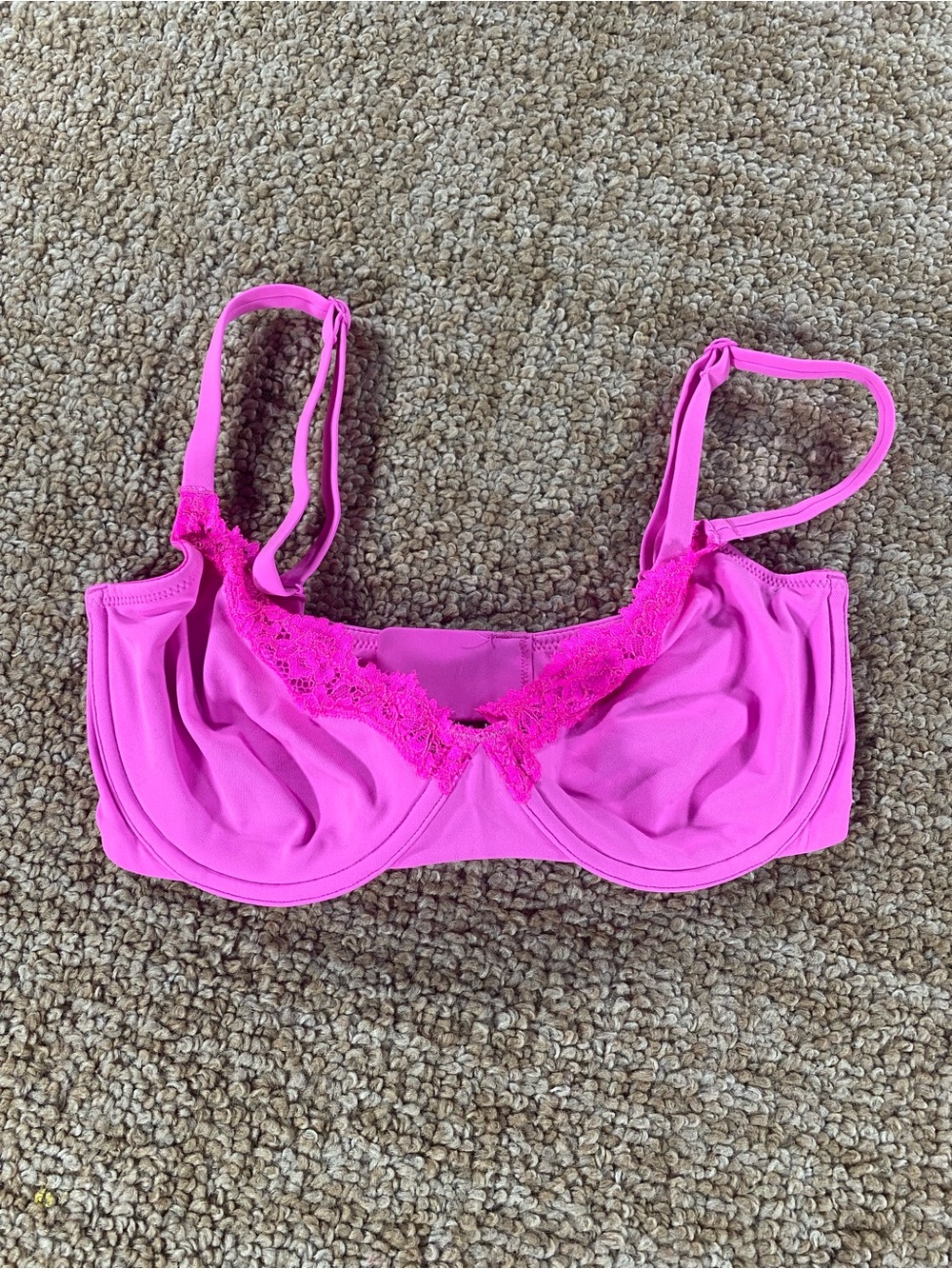 Skims Fits Everybody Lace Unlined Underwire Bra Pink Size 32DDD 32F Barbiecore